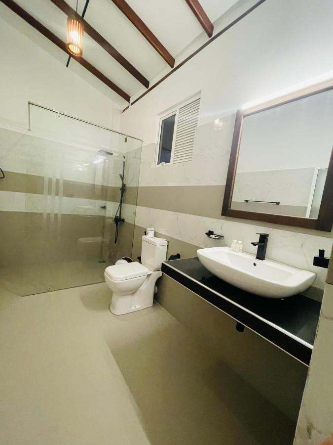 Dk Zur Einkehr Hotel Ahangama Esterno foto